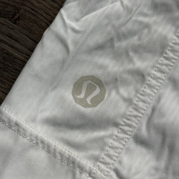 Lululemon Men's Athletic Linerless 10" Shorts - White - Picture 3 of 8
